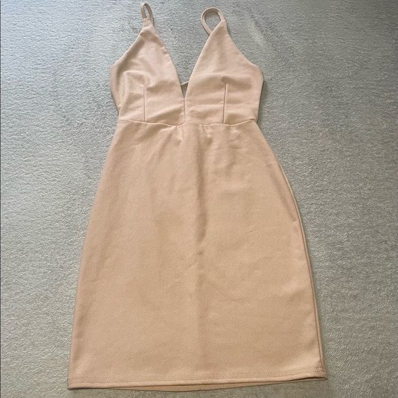 MISSGUIDED extreme plunge body con dress size 4 taupe new with tags - Picture 2 of 10